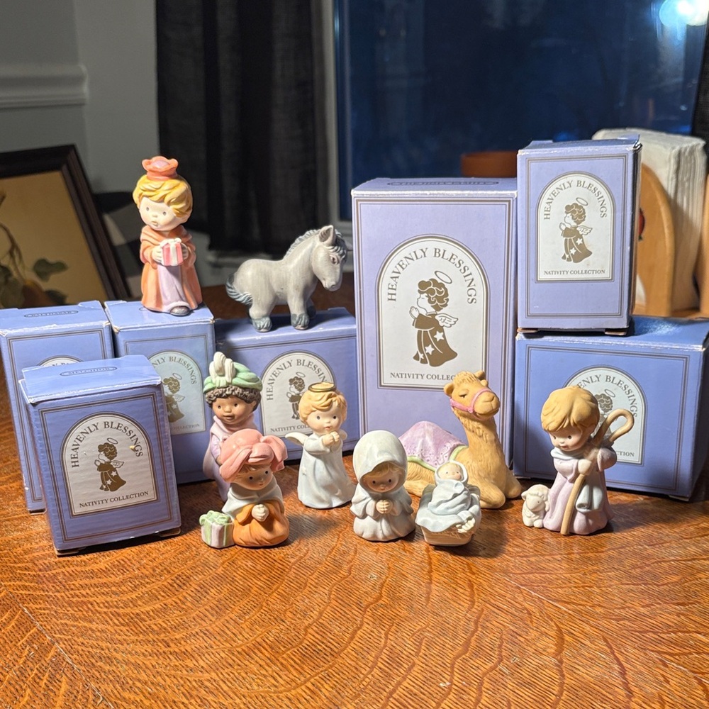 Avon Heavenly Blessings Nativity Set - Multicolor 9 piece